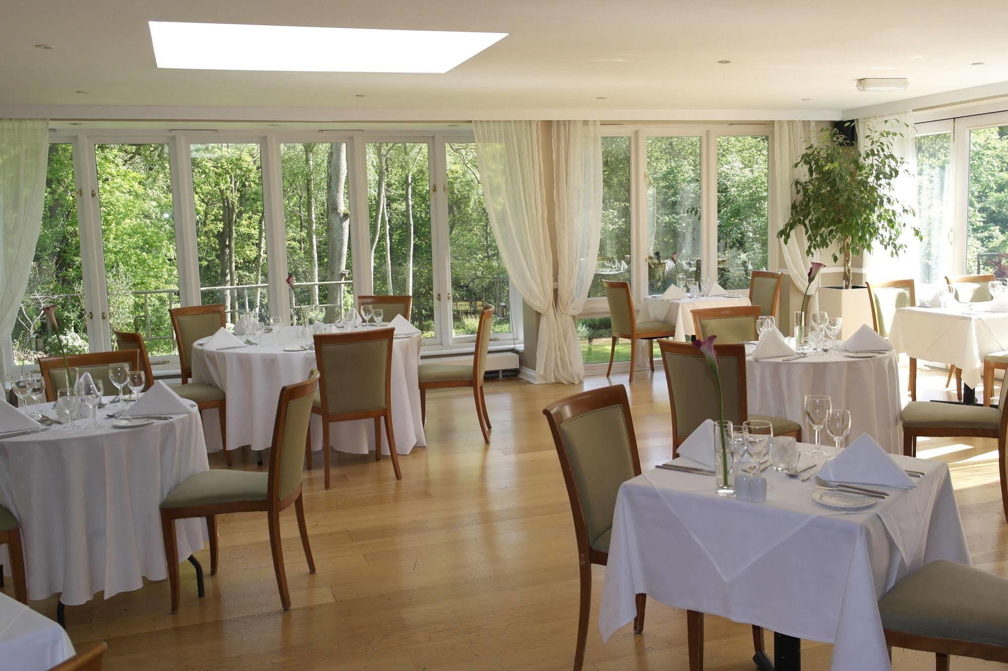 The Westwood Hotel Оксфорд Экстерьер фото